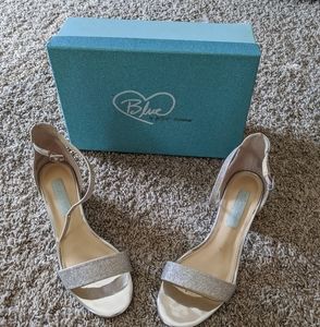 Betsy Johnson silver chunk heels